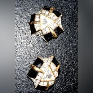 Vintage St. John earrings!! beautiful, shiny, and classy with any outfit